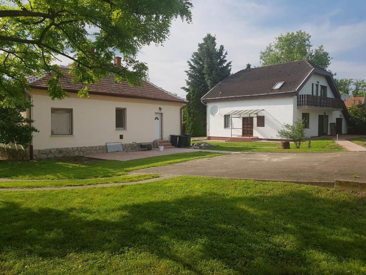 Czinege Vendégház - Nagy ház Poroszló Extérieur photo